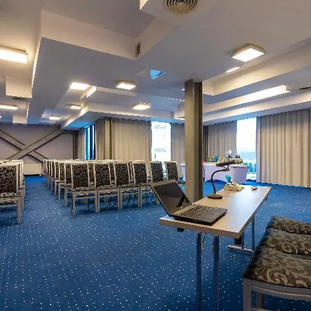 West 4*