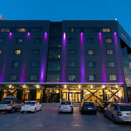 West Hotel 4*